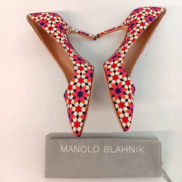 Manolo Blahnik Women's Pointed BB Linen Stiletto Pumps - EU37/US7 - Picture 5 of 12